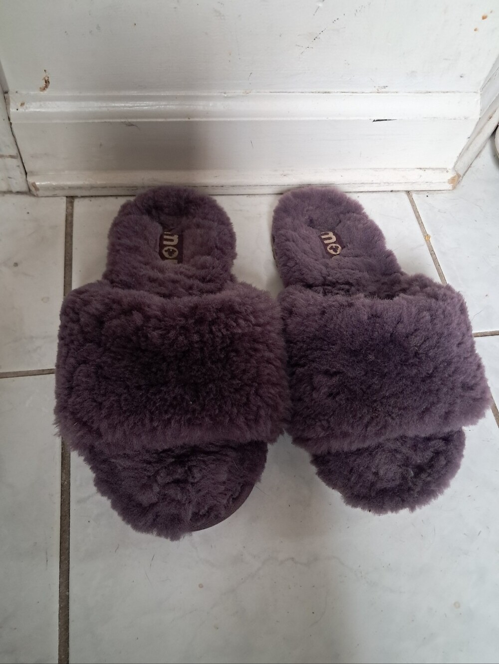 Mou Slippers Slides Women's 7/7.5 Purple Genuine Sheepskin Cozy Winter Open Toe